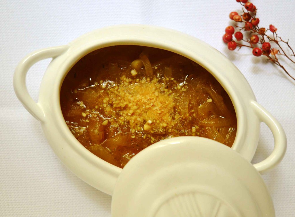 Receta de Sopa de Cebolla con parmesano vegano - Navidad a Receta de Sopa de Cebolla con parmesano vegano - Navidad a